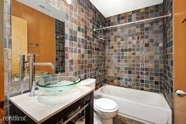 Main picture of 4104 N Mozart St