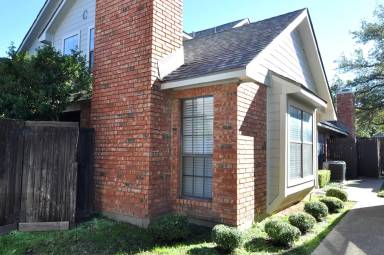 Main picture of 449 Harris St