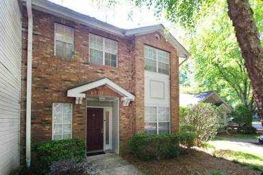 Main picture of 1080 Woodbridge Holw NE