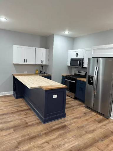 Main picture of 372 Main St