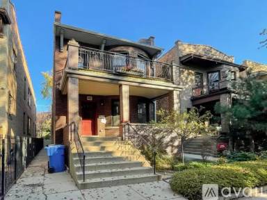 Main picture of 930 W Gunnison St