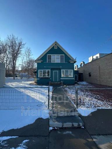 Main picture of 1615 8th Ave