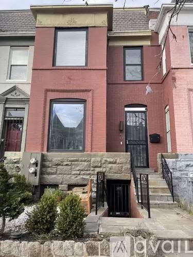 Main picture of 48 Q St NE