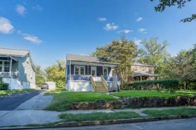 Main picture of 2716 Woodsdale Ave