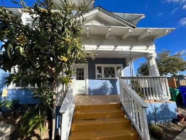 Main picture of 643 S 31st St