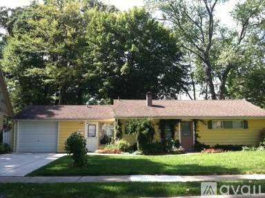 Main picture of 2435 Ardmore Ave