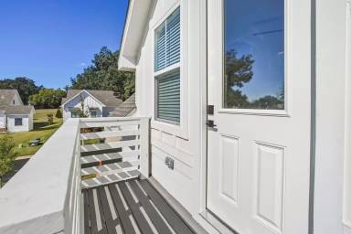 Main picture of 4056 Biltmore Ave
