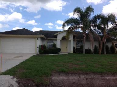 Main picture of 962 SW Paar Dr
