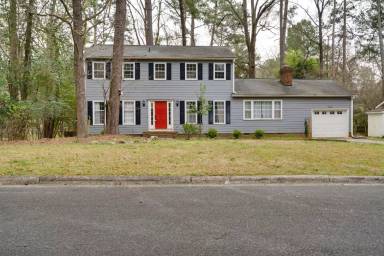 Main picture of 2437 Tilghman Cir