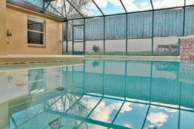 Main picture of 900 Park Valley Cir
