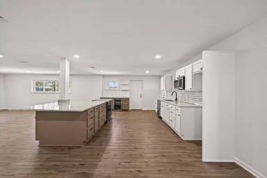 Main picture of 192 Oriole Dr