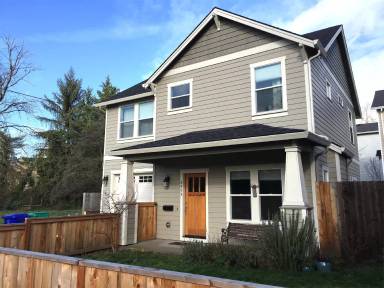 Main picture of 4453 SE Umatilla St