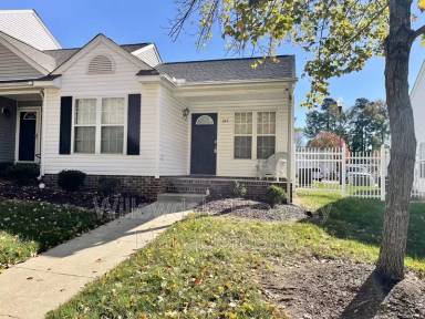 Main picture of 243 Highgate Cir