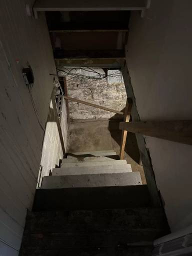 Main picture of 305 S Kent St