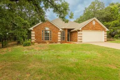 Main picture of 128 Deep Wood Ln