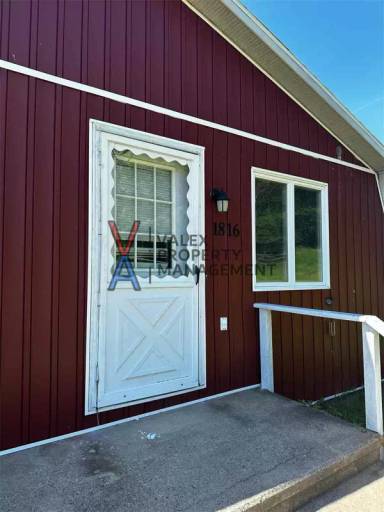 Main picture of 1816 Red Barn Village Rd