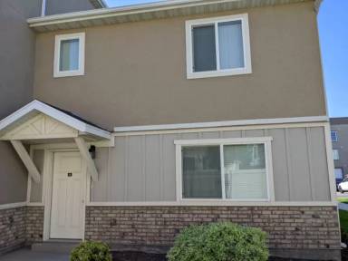 Main picture of 689 E 500 S