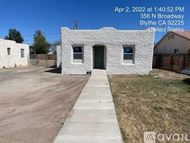 Main picture of 356 N Broadway