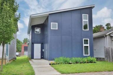 Main picture of 243 S Cypress Ave