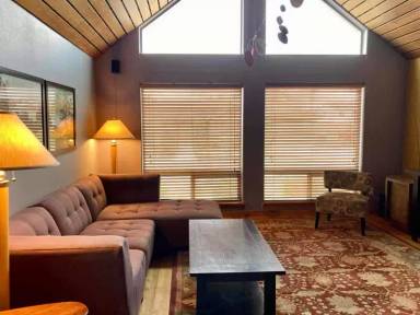 Main picture of 1103 NE Bennington Way