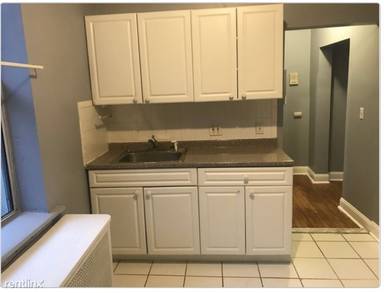 Main picture of 2600 Summit Ave