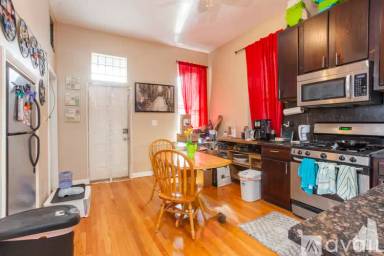 Main picture of 1635 N Ashland Ave