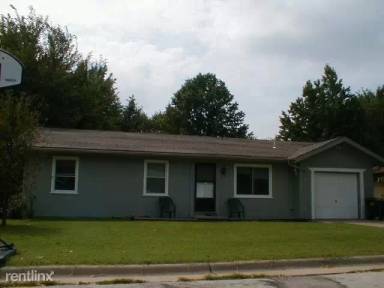 Main picture of 2023 E Elm St