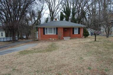 Main picture of 2952 Isaacs Pl