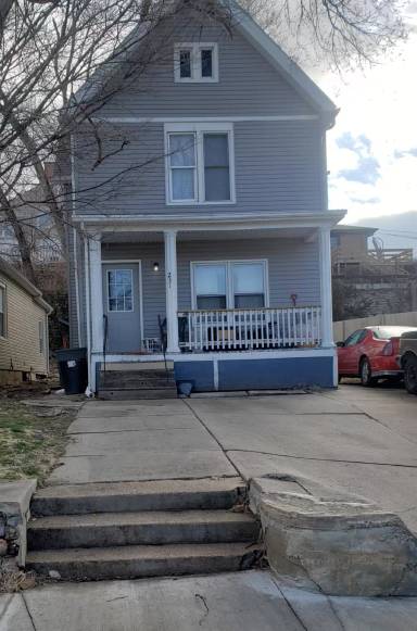 Main picture of 219 S 4th St