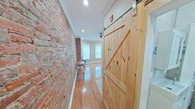 Main picture of 122 N 53rd St
