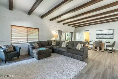 Main picture of 28 Inner Cir