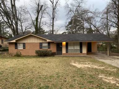 Main picture of 925 Rosewood Dr