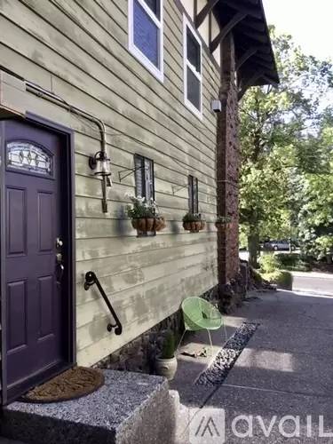 Main picture of 518 W 15th Ave