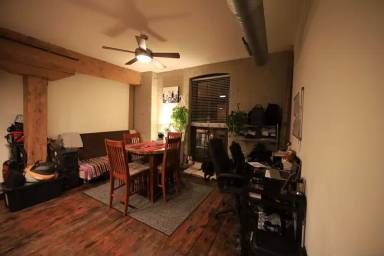 Main picture of 110 S 15th St