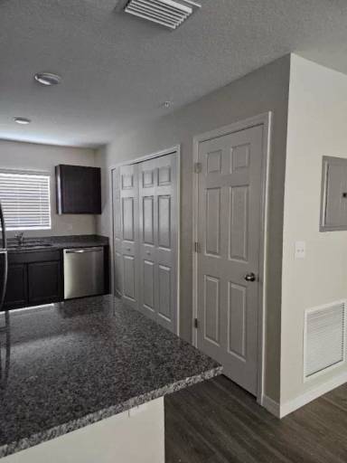 Main picture of 64 Walnut Rd