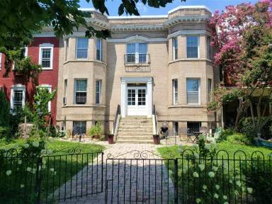 Main picture of 634 N Carolina Ave SE