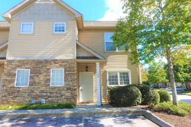 Main picture of 112 Bankside Ln