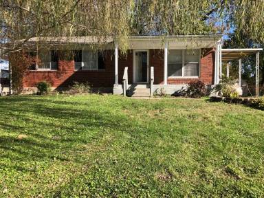 Main picture of 5509 Idlewood Ln