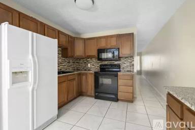 Main picture of 2458 Florentine Way
