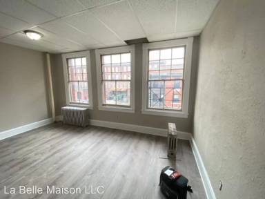 Main picture of 192 Middlesex St