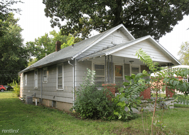 Main picture of 2001 NE Seward Ave