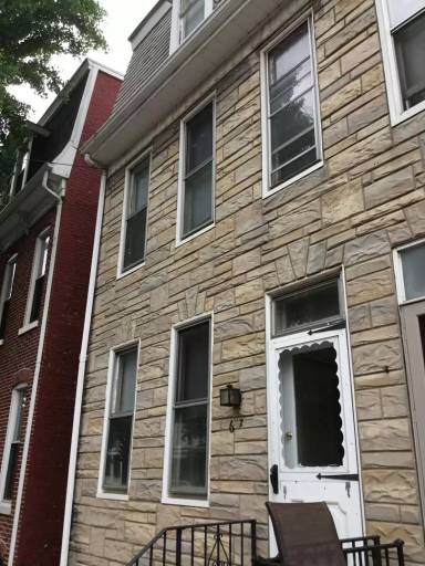 Main picture of 627 W Philadelphia St