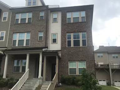 Main picture of 550 Village Loop Dr