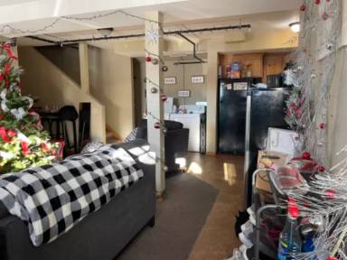 Main picture of 526 S 2nd St
