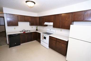 Main picture of 2400 S 17th St