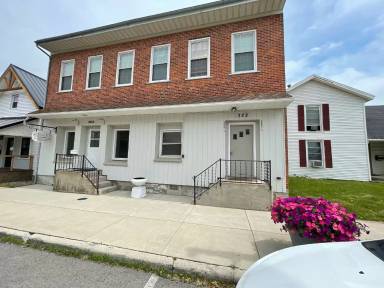 Main picture of 322 N Main St