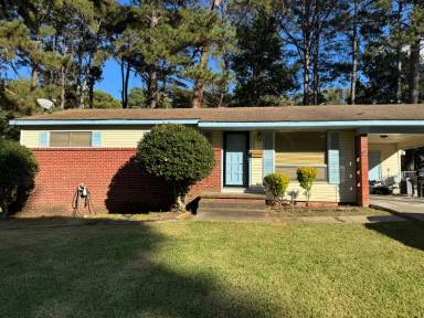 Main picture of 3122 Shirley Dr