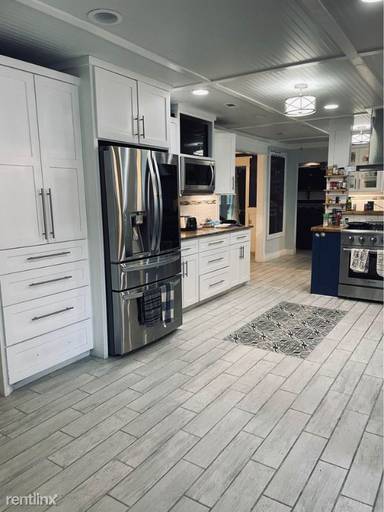 Main picture of 1 Woodland Dr