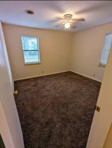 Main picture of 105 Crestview Dr