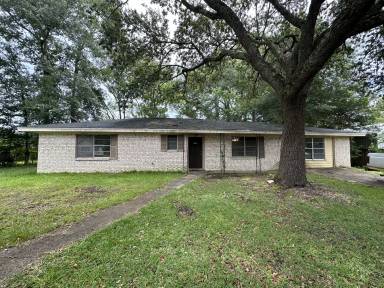 Main picture of 124 Seaman Dr